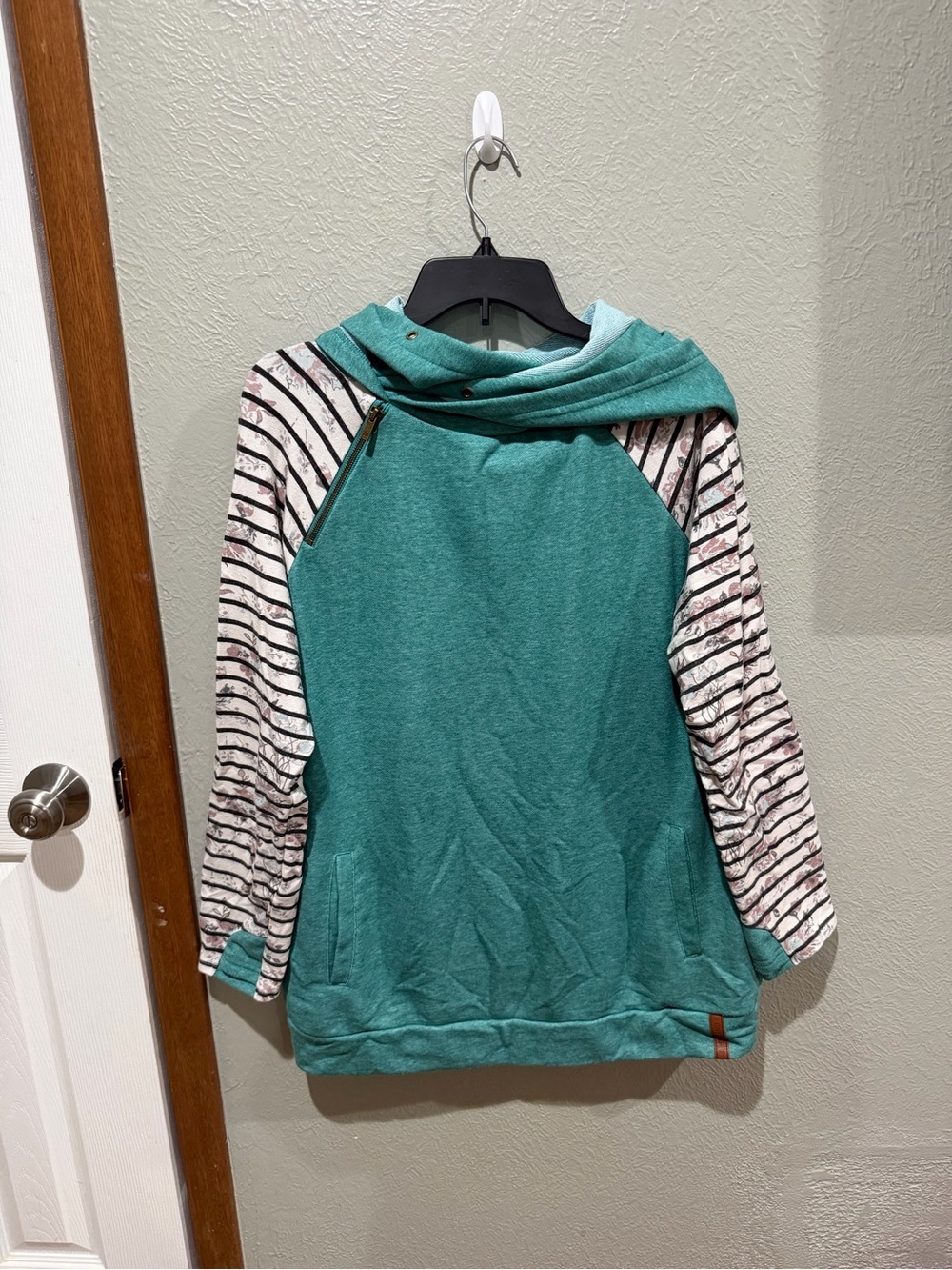 AMPERSAND AVE Mint Green Knit Top Hoodie with Contrast Trim Size 3XL EUC Cotton